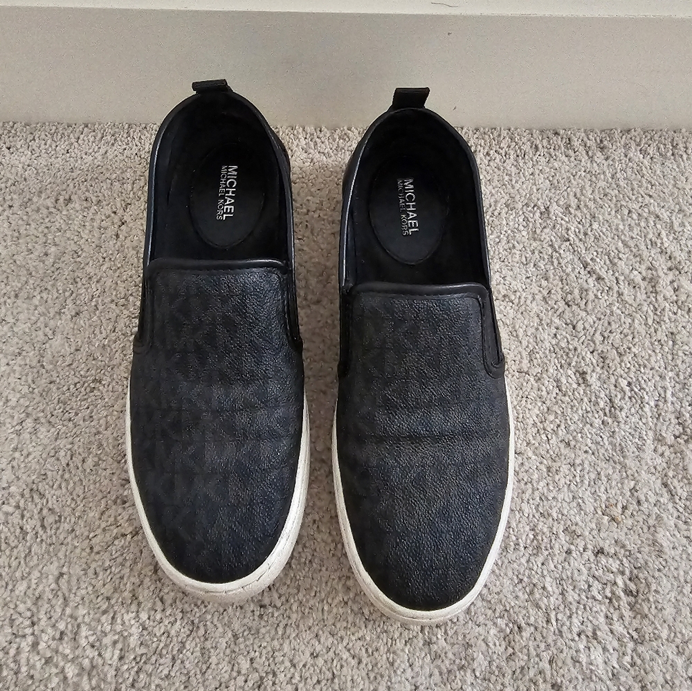 Authentic Michael Kors slip-on Size 5